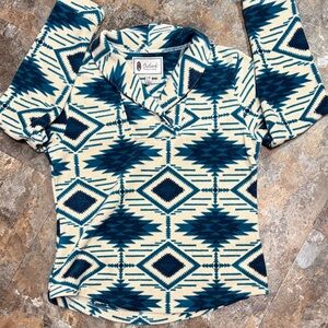 Women’s L Outback trading teal and cream fleece Aztec pullover